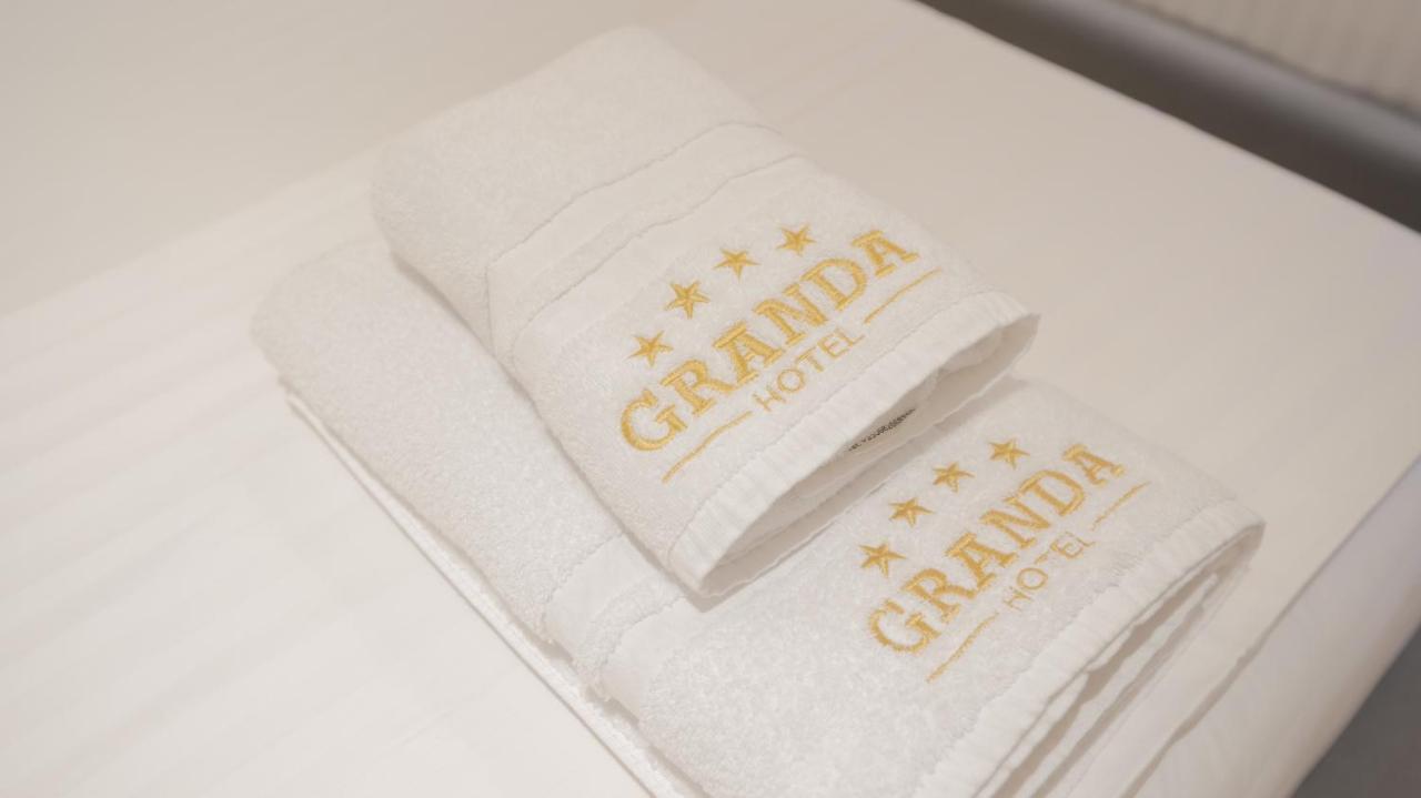 Granda Hotel Тирана Экстерьер фото